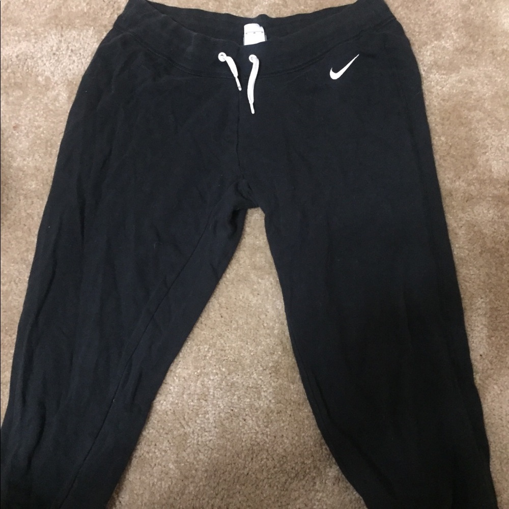 Nike ankle cut sweatpants